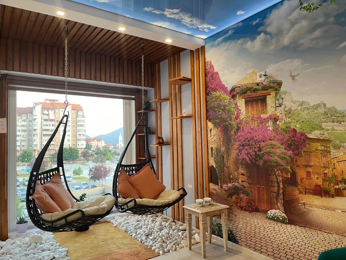 Happy Time 1 Apartment Petrosani Ngoại thất bức ảnh